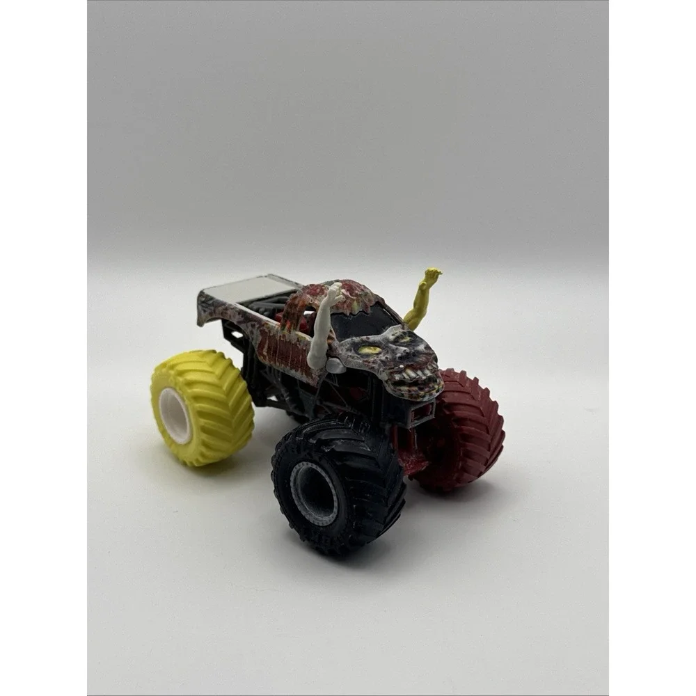 Spin Master Monster Jam PHASED OUT ZOMBIE Truck 1:64